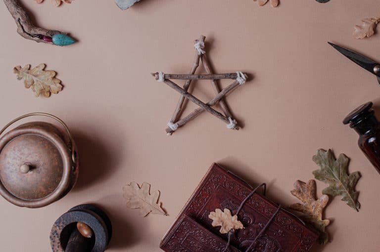 pentagramme en bois